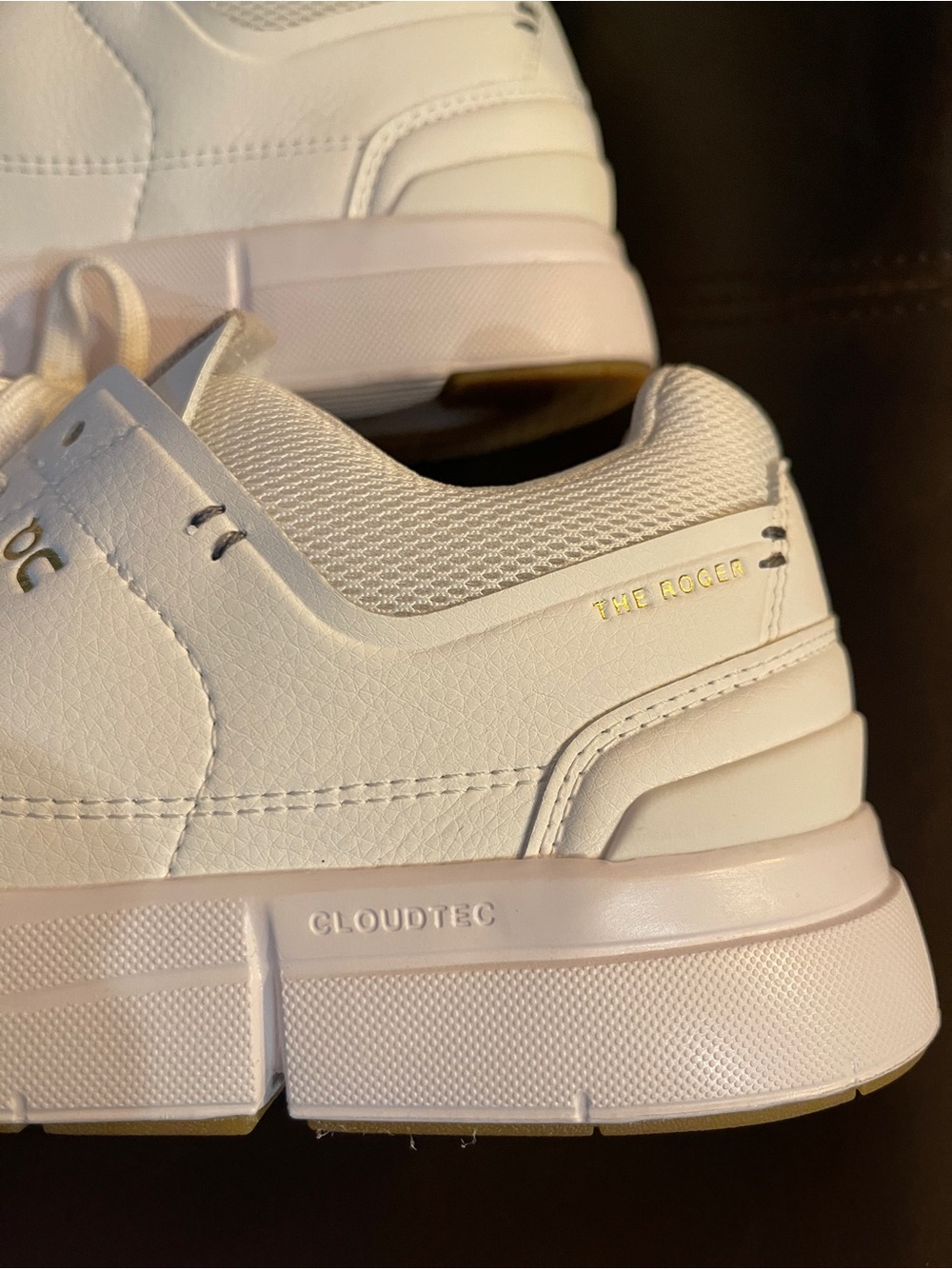 On
Women's The Roger Centre Court Low Top Sneakers - Picture 4 of 15
